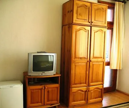 فندق Donchev 3*