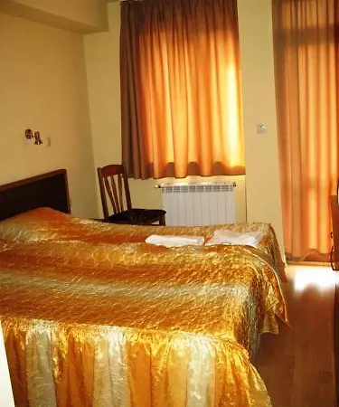 فندق Donchev